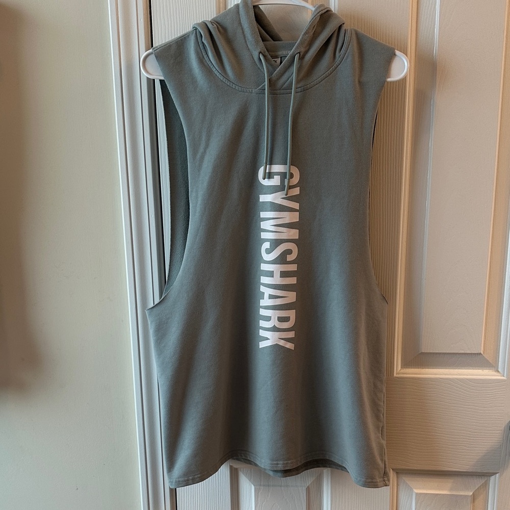 Gymshark Men’s sleeveless hoodie